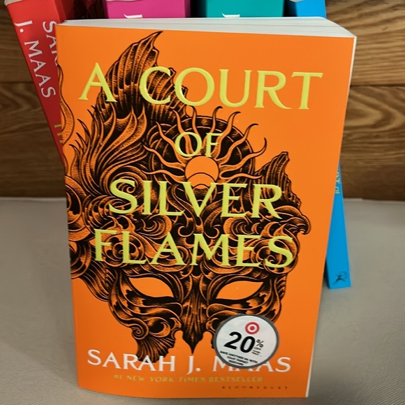 Sarah J Maas set of books - Picture 2 of 6